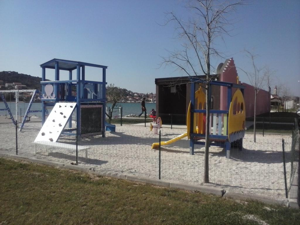 Apartment Meri Trogir Exterior photo