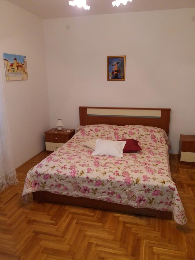 Apartment Meri Trogir Exterior photo